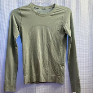 lululemon athletica Green Long Sleeve Top